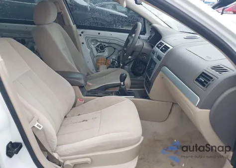 2006 Mercury Milan I4 z USA, uszkodzony, nr VIN 3MEFM07Z66R607367